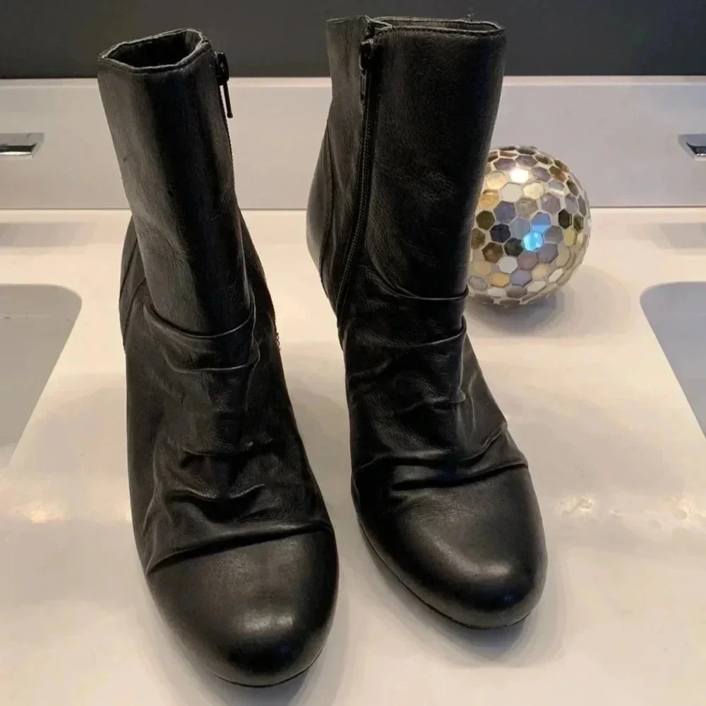 a.n.a  9W black leather ankle boots - Picture 2 of 7